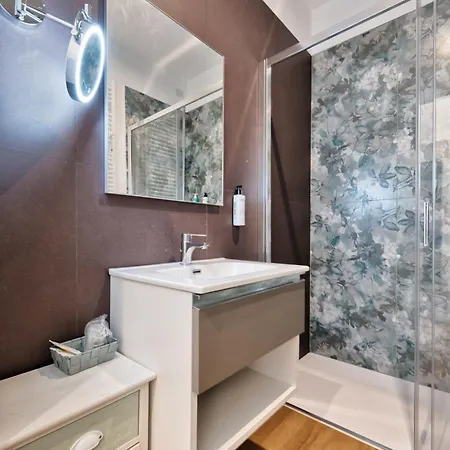 Al Ponte 利尼亚诺萨比亚多罗