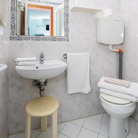 Al Ponte 利尼亚诺萨比亚多罗