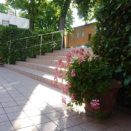 Отель Al Ponte 3*