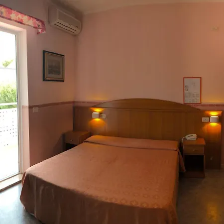 Al Ponte 利尼亚诺萨比亚多罗